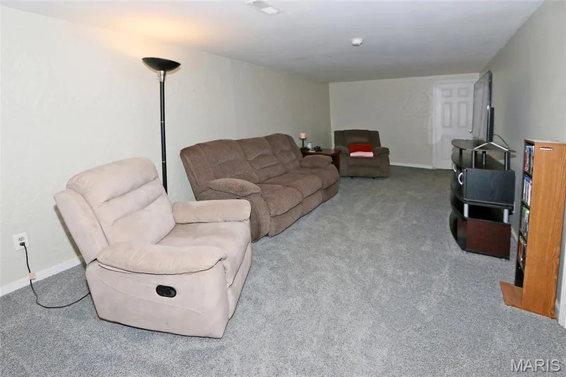 3033 Saint Babette Lane, St Charles, MO 63301 — listing photo 14 of 25