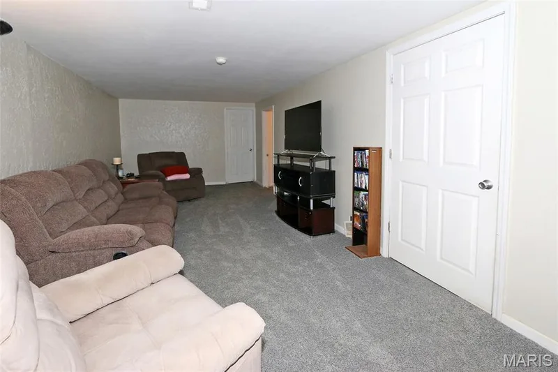 3033 Saint Babette Lane, St Charles, MO 63301 — listing photo 15 of 25