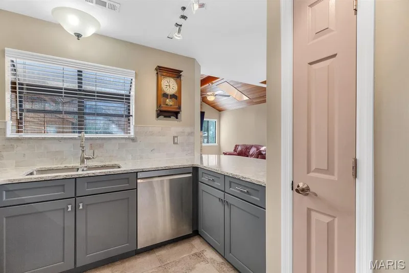309 Hemingway Lane, Weldon Spring, MO 63304 — listing photo 17 of 30