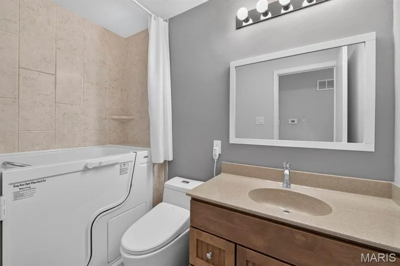 229 Coachman Way, O'Fallon, MO 63368 — listing photo 11 of 42