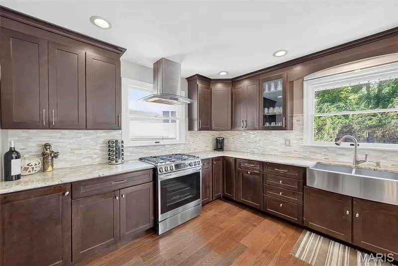 Nice finishes from granite to the backsplash to the stainless steel appliances. — 2024 Meadowbrook Way Drive, Chesterfield, MO 63017