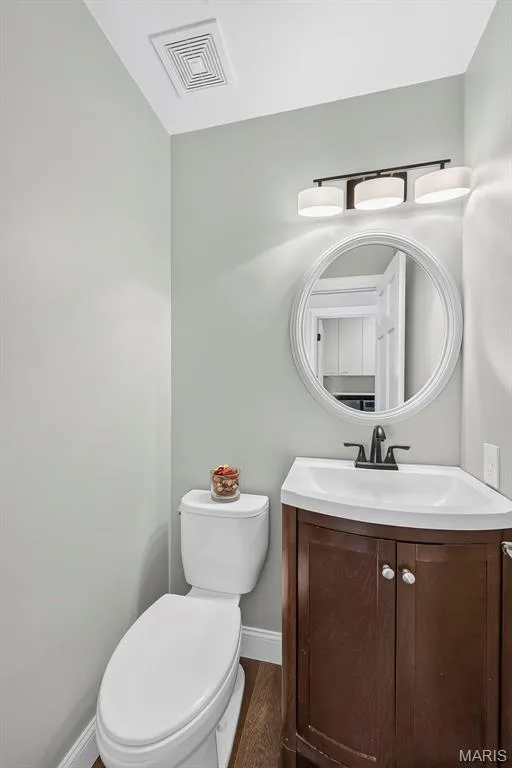 Powder room on the main level. — 2024 Meadowbrook Way Drive, Chesterfield, MO 63017