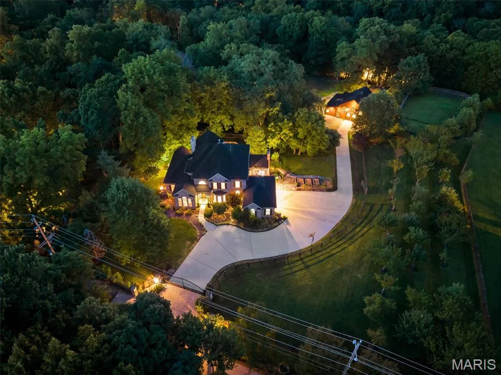 Welcome Home! :) — 17 West Drive, Chesterfield, MO 63017