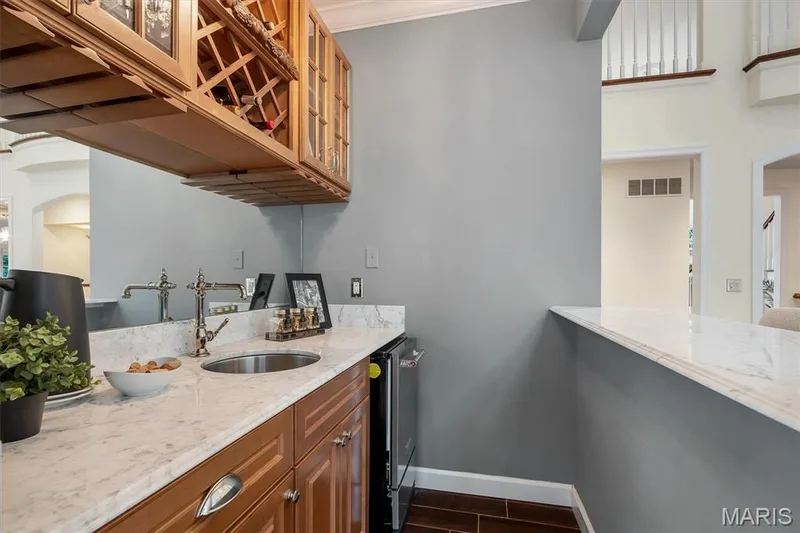 17 West Drive, Chesterfield, MO 63017 — listing photo 12 of 73