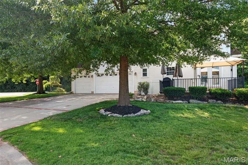 110 Antoinette Terrace, Lake St. Louis, MO 63367 — listing photo 11 of 51