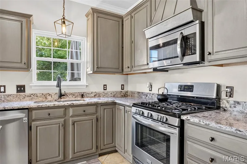 110 Antoinette Terrace, Lake St. Louis, MO 63367 — listing photo 21 of 51