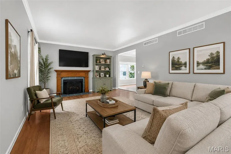 living virtually staged — 110 Antoinette Terrace, Lake St. Louis, MO 63367