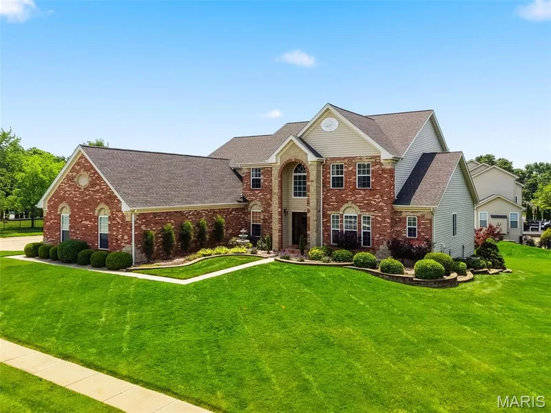 208 Kings Mill Court, Dardenne Prairie, MO 63368 — listing photo 2 of 98
