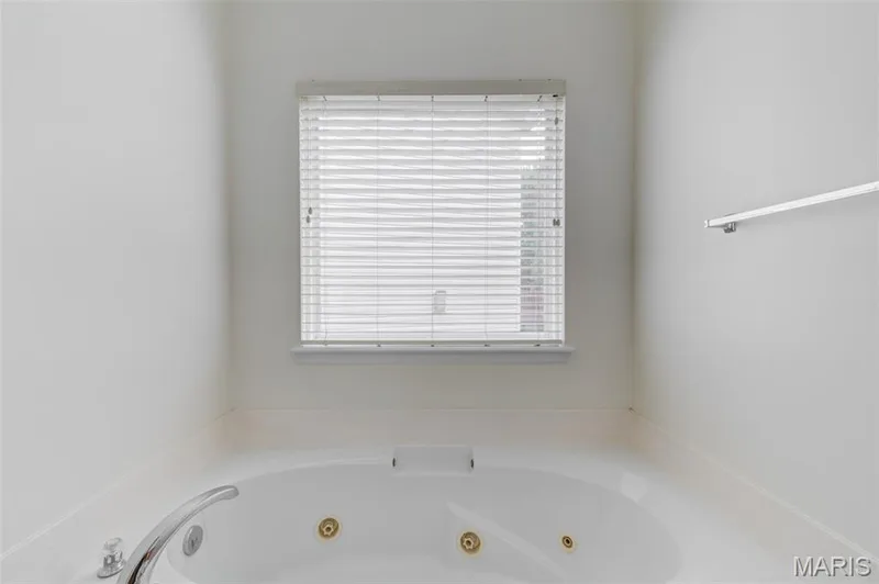 Relax in your Master Bath Jetted Tub — 508 Newkirk Circle, St Peters, MO 63303