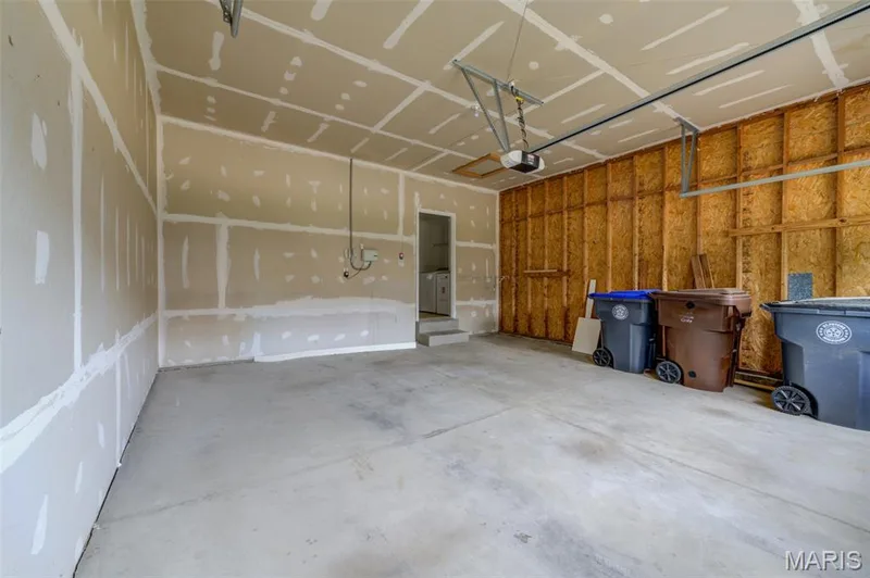 Another view of the 2 car attached garage — 508 Newkirk Circle, St Peters, MO 63303