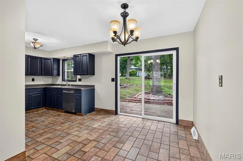 711 Montbrook Drive, O'Fallon, MO 63366 — listing photo 12 of 28