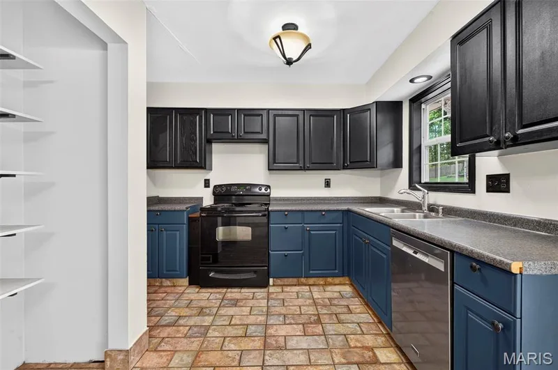 711 Montbrook Drive, O'Fallon, MO 63366 — listing photo 14 of 28