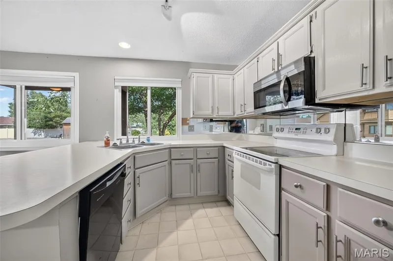 Eat In Kitchen. — 408 Kipling Way #A, Weldon Spring, MO 63304