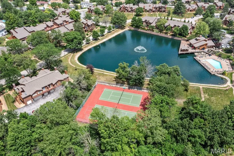 Ammenities offered w/ HOA. — 408 Kipling Way #A, Weldon Spring, MO 63304