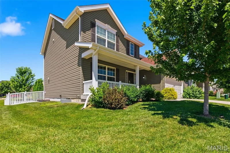 211 Pearl Vista Drive, O'Fallon, MO 63366 — listing photo 4 of 48