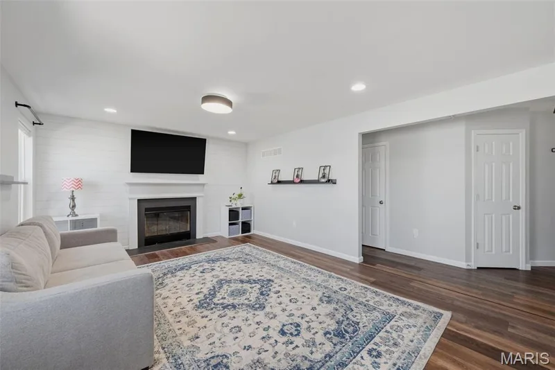 211 Pearl Vista Drive, O'Fallon, MO 63366 — listing photo 11 of 48