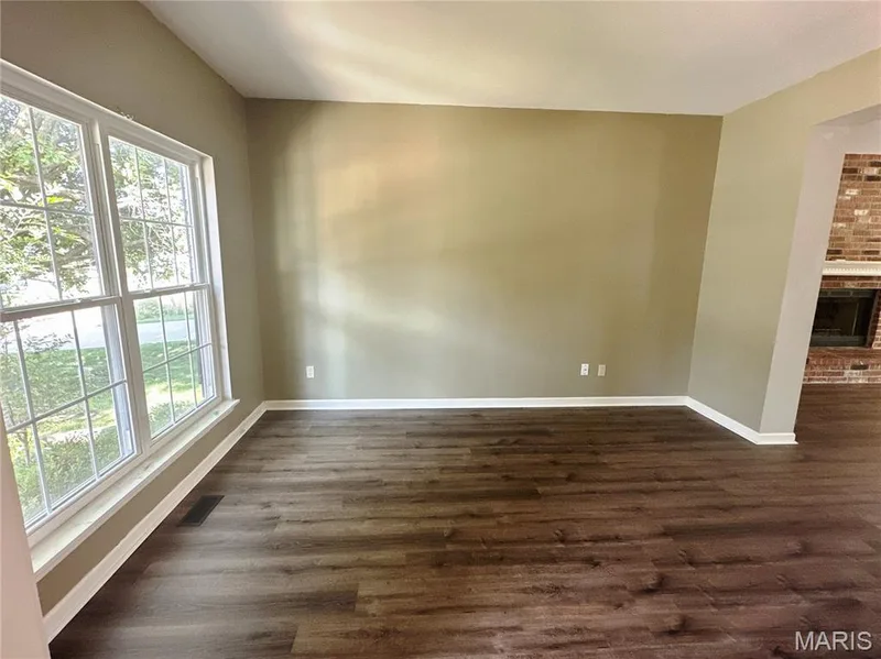 7377 Little Oaks Drive, O'Fallon, MO 63368 — listing photo 2 of 26