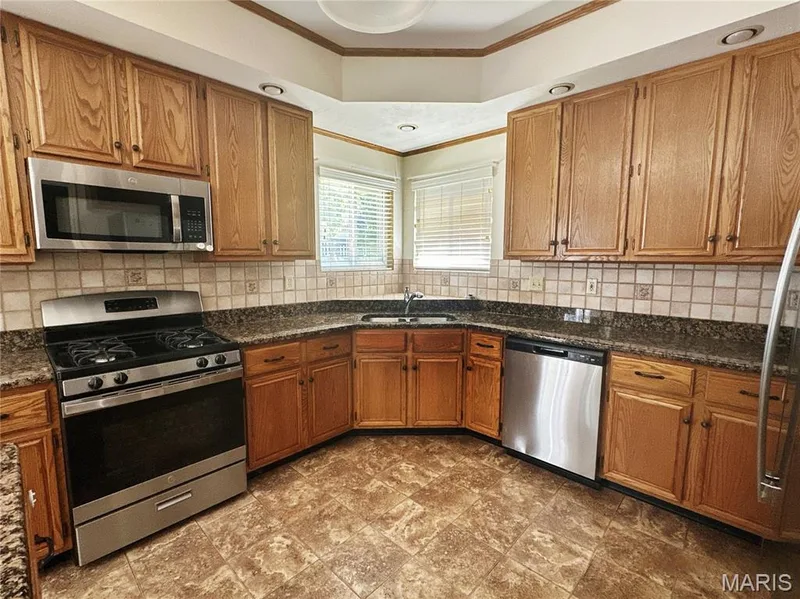 7377 Little Oaks Drive, O'Fallon, MO 63368 — listing photo 13 of 26