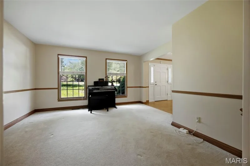 1148 Black Forest Drive, St Charles, MO 63301 — listing photo 3 of 40