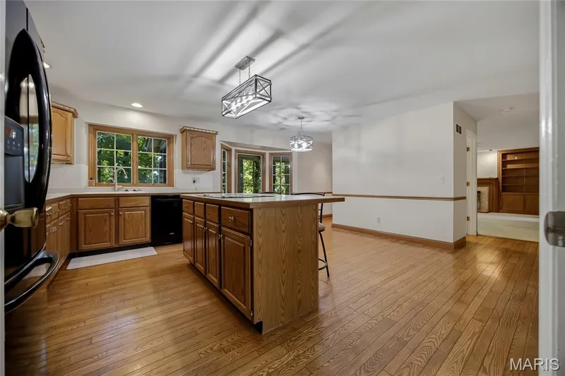 1148 Black Forest Drive, St Charles, MO 63301 — listing photo 13 of 40