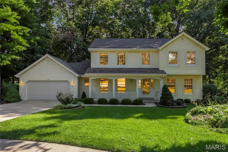 1148 Black Forest Drive, St Charles, MO β listing photo 1