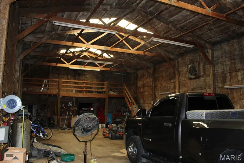 Loft Space & Skylights — 3877 Highway D, Defiance, MO 63341