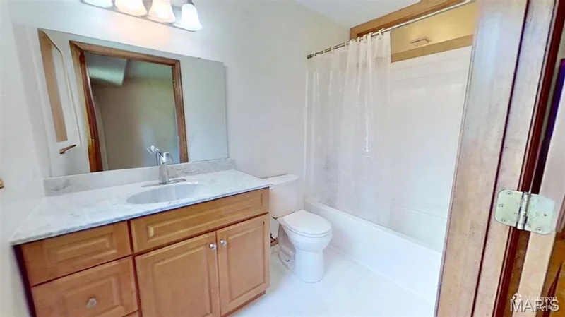 Ensuite — 3877 Highway D, Defiance, MO 63341