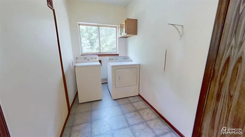 Main Floor Laundry — 3877 Highway D, Defiance, MO 63341