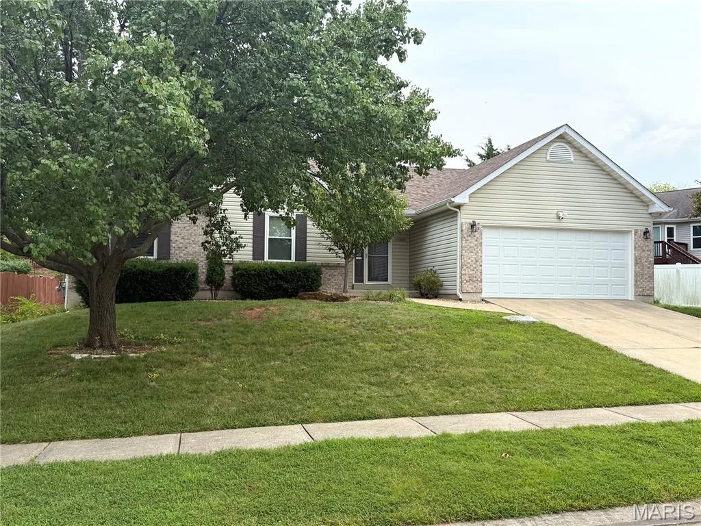 174 Stage Coach Landing Drive, O'Fallon, MO 63376 — listing photo 1 of 27