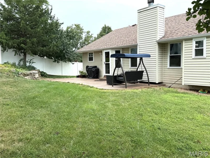 174 Stage Coach Landing Drive, O'Fallon, MO 63376 — listing photo 2 of 27