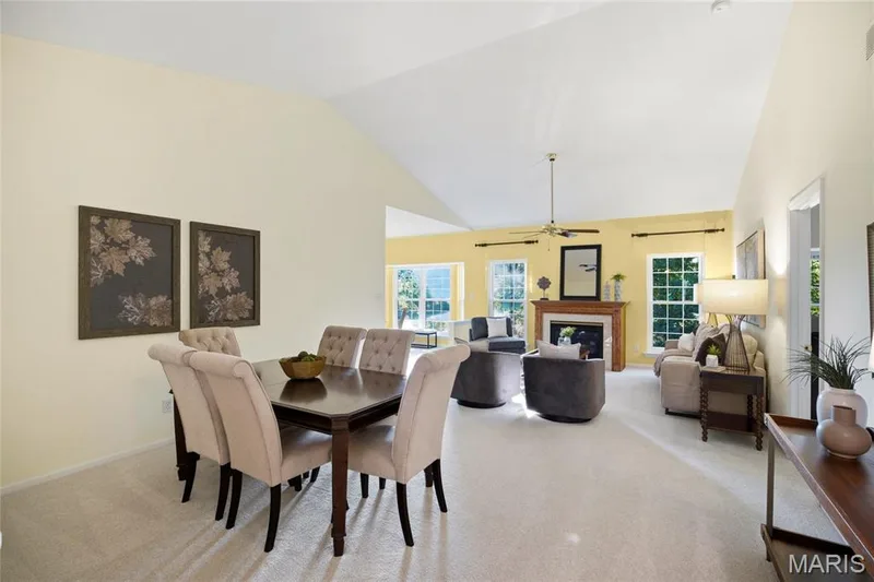 1049 Cambridge Way Drive, Chesterfield, MO 63017 — listing photo 4 of 37