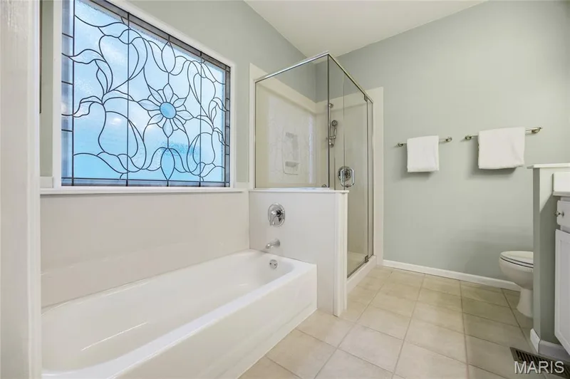 1049 Cambridge Way Drive, Chesterfield, MO 63017 — listing photo 15 of 37