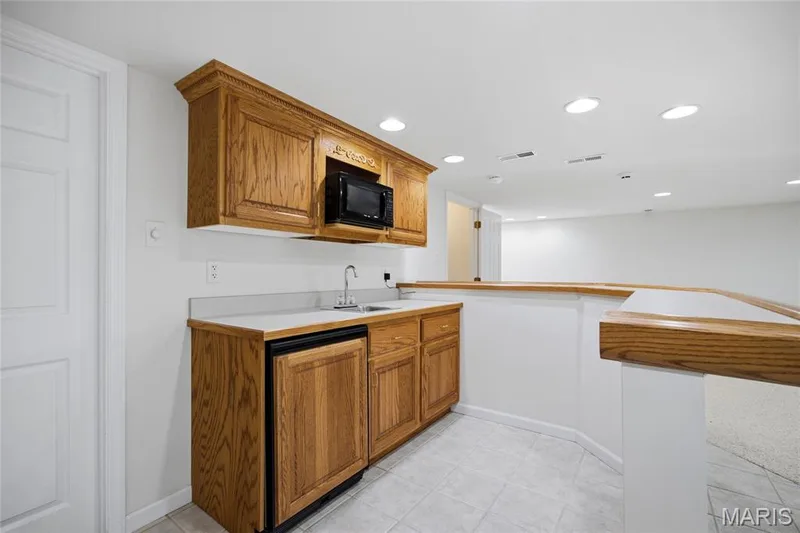 1049 Cambridge Way Drive, Chesterfield, MO 63017 — listing photo 23 of 37