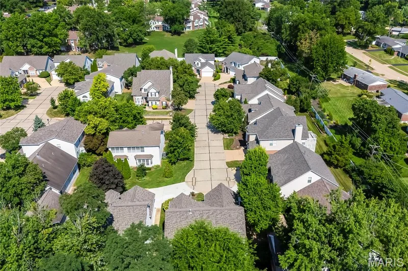 1049 Cambridge Way Drive, Chesterfield, MO 63017 — listing photo 32 of 37