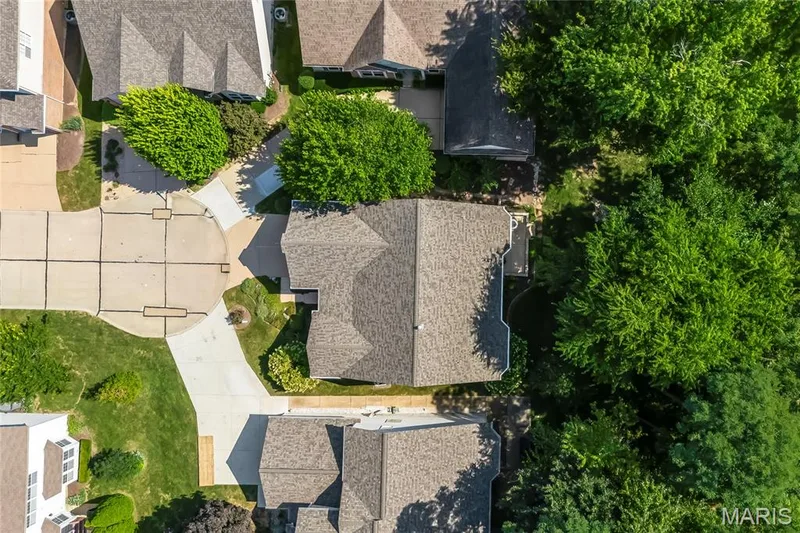 1049 Cambridge Way Drive, Chesterfield, MO 63017 — listing photo 34 of 37