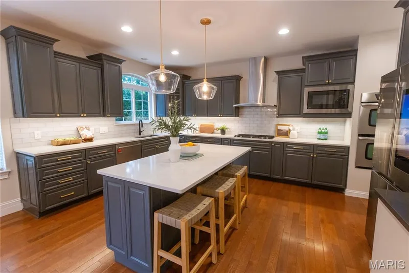 220 Woodcliffe Place Drive, Chesterfield, MO 63005 — listing photo 10 of 43