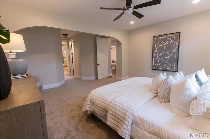 220 Woodcliffe Place Drive, Chesterfield, MO 63005 — listing photo 17 of 43