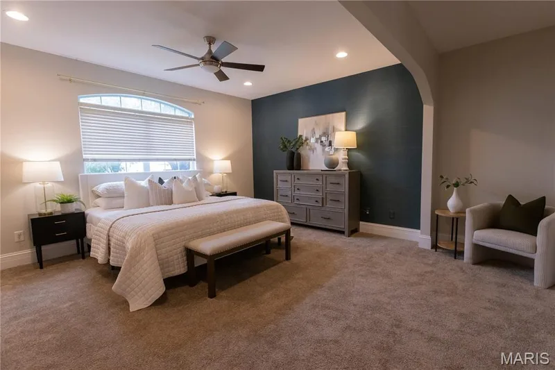220 Woodcliffe Place Drive, Chesterfield, MO 63005 — listing photo 18 of 43