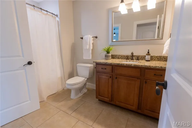 Bedroom 1 Private Bathroom — 220 Woodcliffe Place Drive, Chesterfield, MO 63005