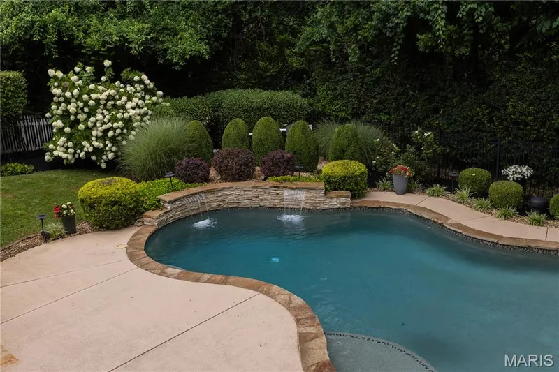 220 Woodcliffe Place Drive, Chesterfield, MO 63005 — listing photo 39 of 43
