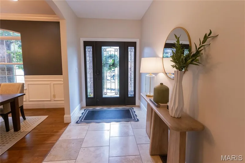 220 Woodcliffe Place Drive, Chesterfield, MO 63005 — listing photo 4 of 43