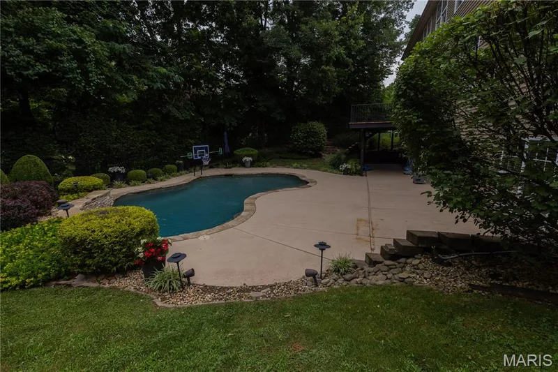 220 Woodcliffe Place Drive, Chesterfield, MO 63005 — listing photo 41 of 43