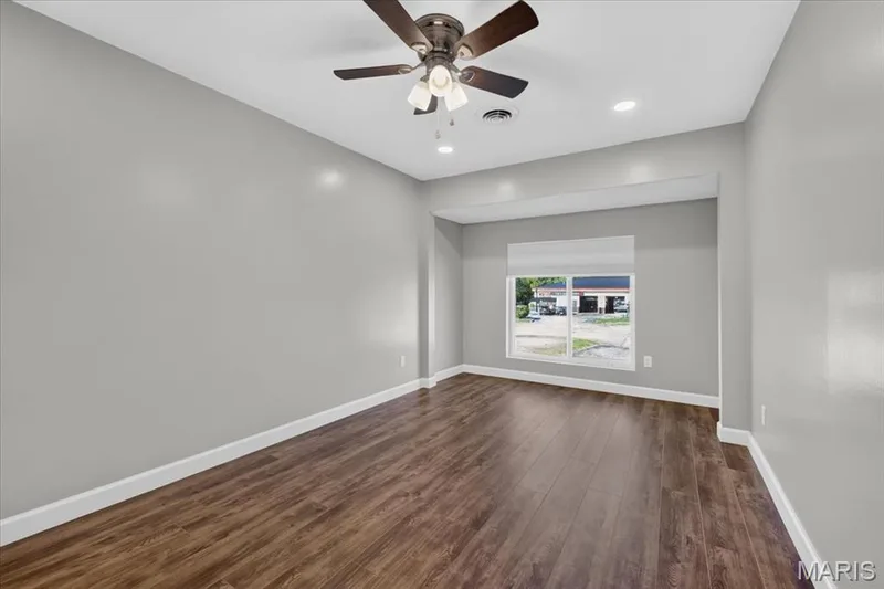 916 N Main Street, O'Fallon, MO 63366 — listing photo 14 of 40
