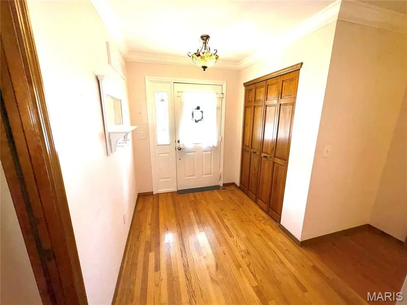 15803 Harris Ridge Court, Chesterfield, MO 63017 — listing photo 6 of 57