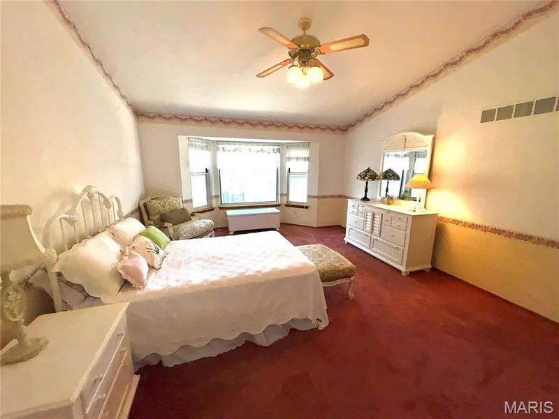Vaulted Ceiling — 15803 Harris Ridge Court, Chesterfield, MO 63017