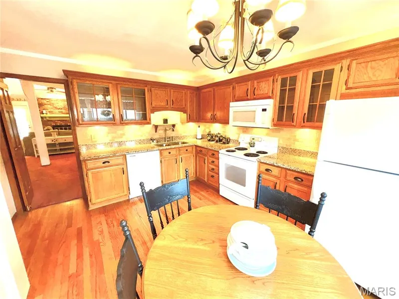 Well Appointed Kitchen — 15803 Harris Ridge Court, Chesterfield, MO 63017