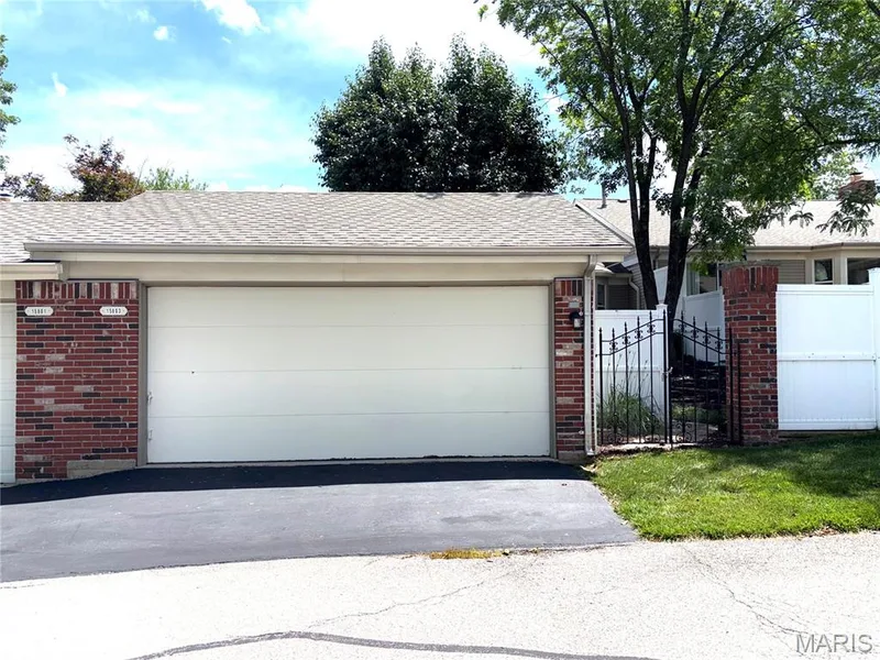 Two Car Garage — 15803 Harris Ridge Court, Chesterfield, MO 63017