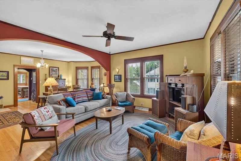 210 Lower Street, Augusta, MO 63332 — listing photo 4 of 32