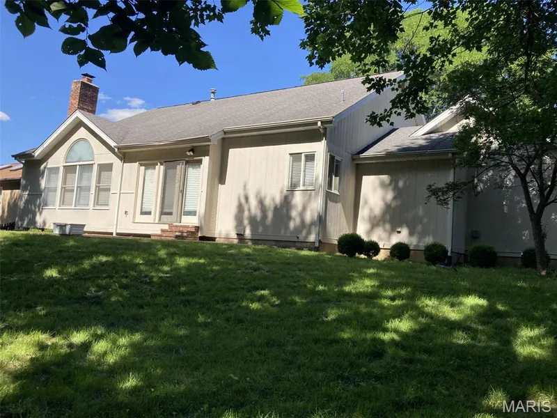 471 Saint Thomas Isle Lane, Wildwood, MO 63040 — listing photo 4 of 26