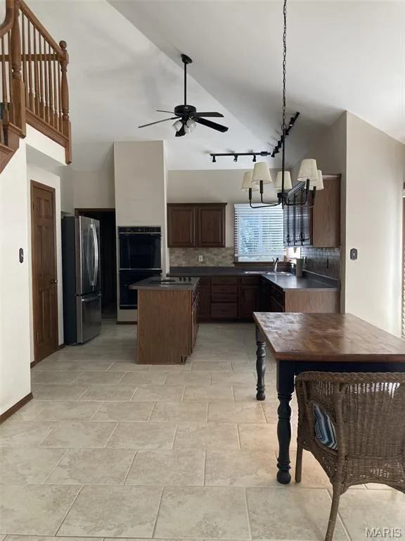 471 Saint Thomas Isle Lane, Wildwood, MO 63040 — listing photo 6 of 26